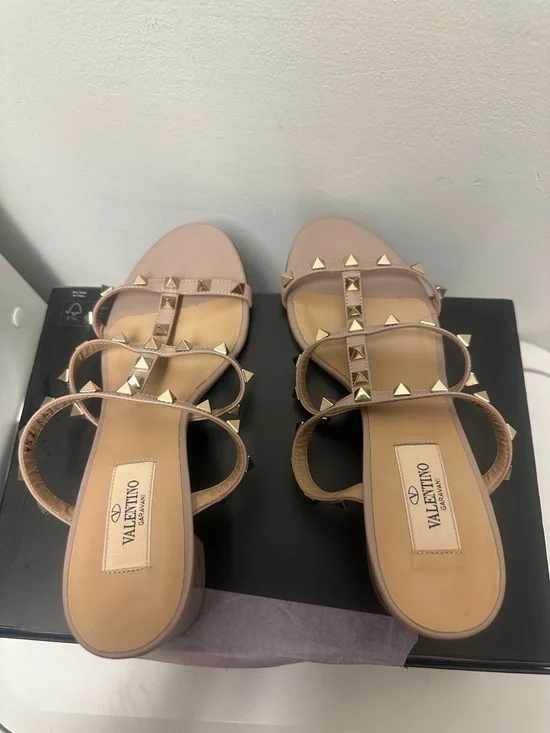 Valentino Garavani Rockstud Slide Blush Pink Rockstud Triple-Strap Flat Sandals - Picture 3 of 8